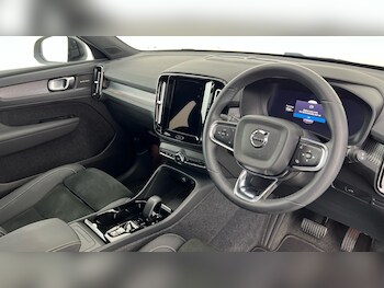 Used Volvo XC40 2023 for sale - 78152520: Photo