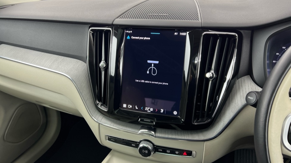 Used Volvo XC60 2025 for sale - 77388967: Photo 46