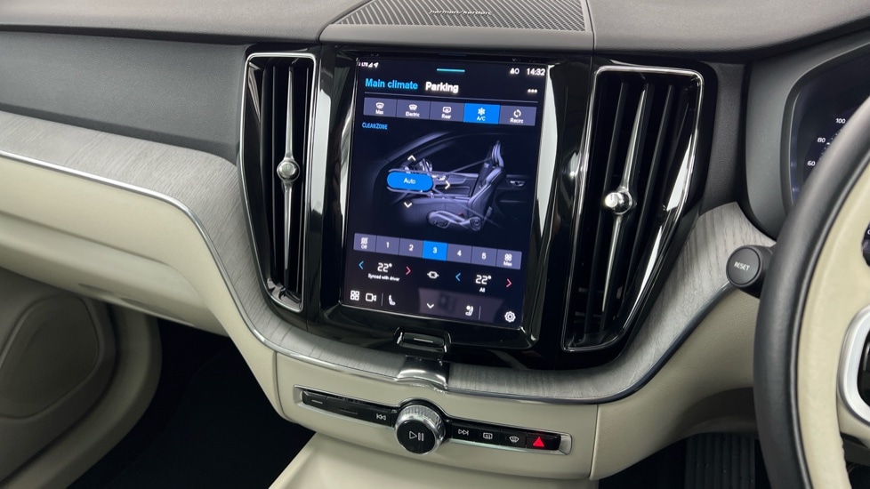 Used Volvo XC60 2025 for sale - 77388967: Photo 48