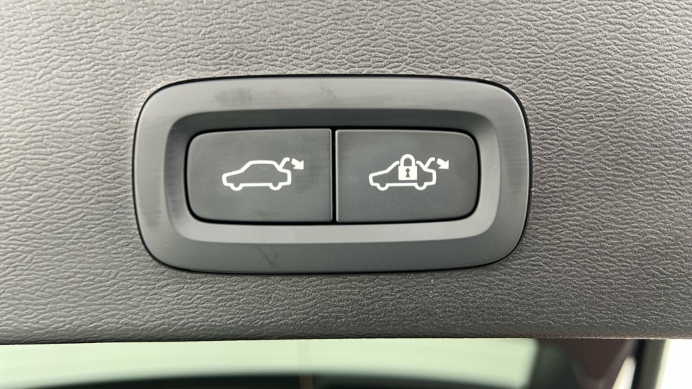 Used Volvo XC40 2025 for sale - 77388883: Photo 35