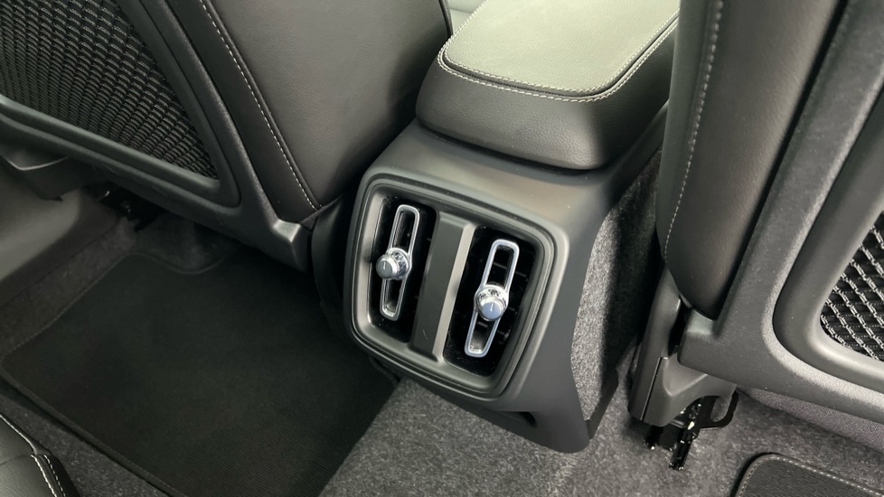 Used Volvo XC40 2025 for sale - 77388883: Photo 40