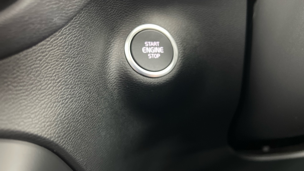 Used Volvo XC40 2025 for sale - 77388883: Photo 50