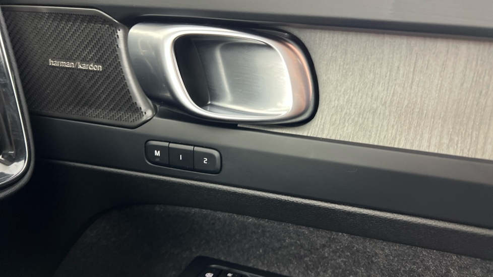 Used Volvo XC40 2025 for sale - 77388883: Photo 54