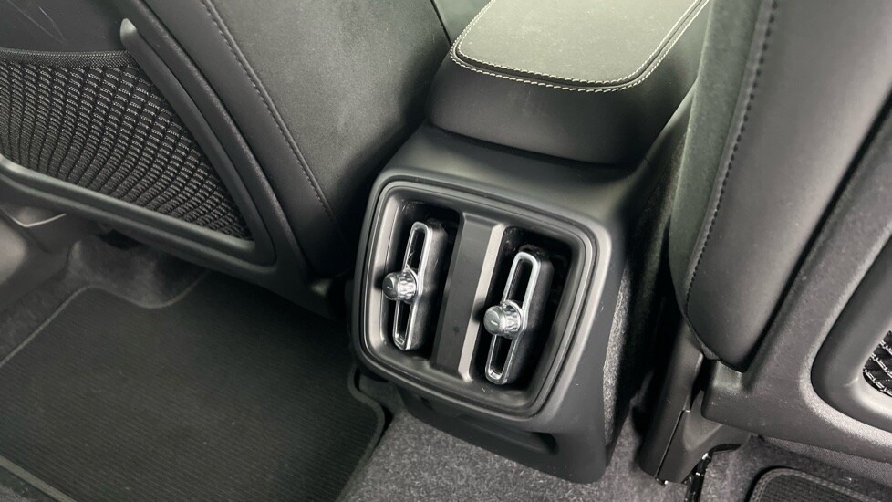 Used Volvo XC40 2024 for sale - 75934673: Photo 39