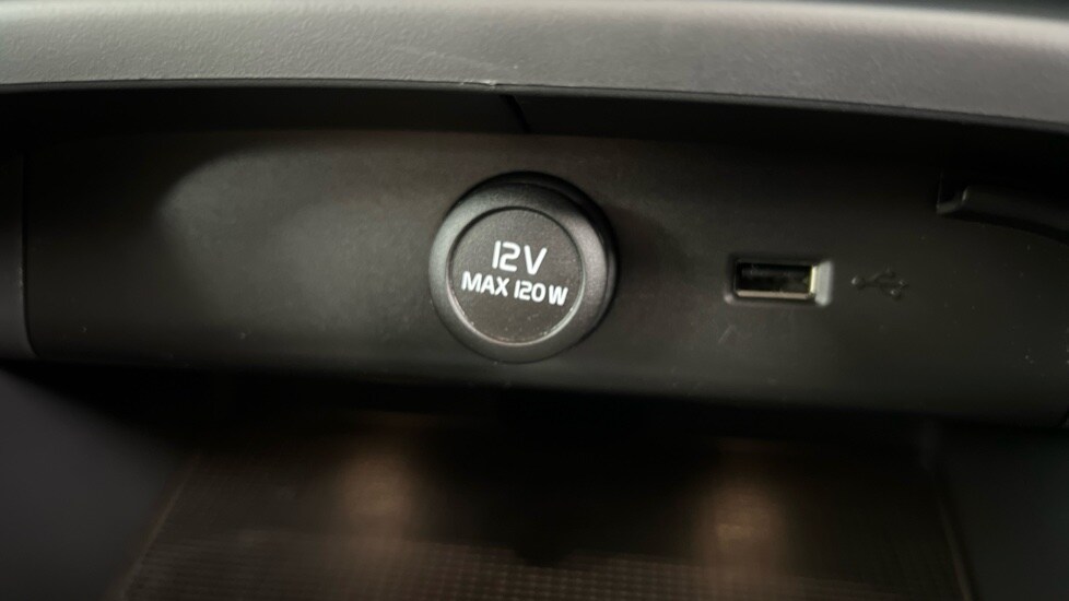 Used Volvo XC40 2018 for sale - 76851155: Photo 40