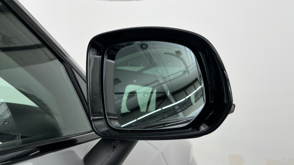 Used Volvo XC90 2025 for sale - 76568038: Photo 32