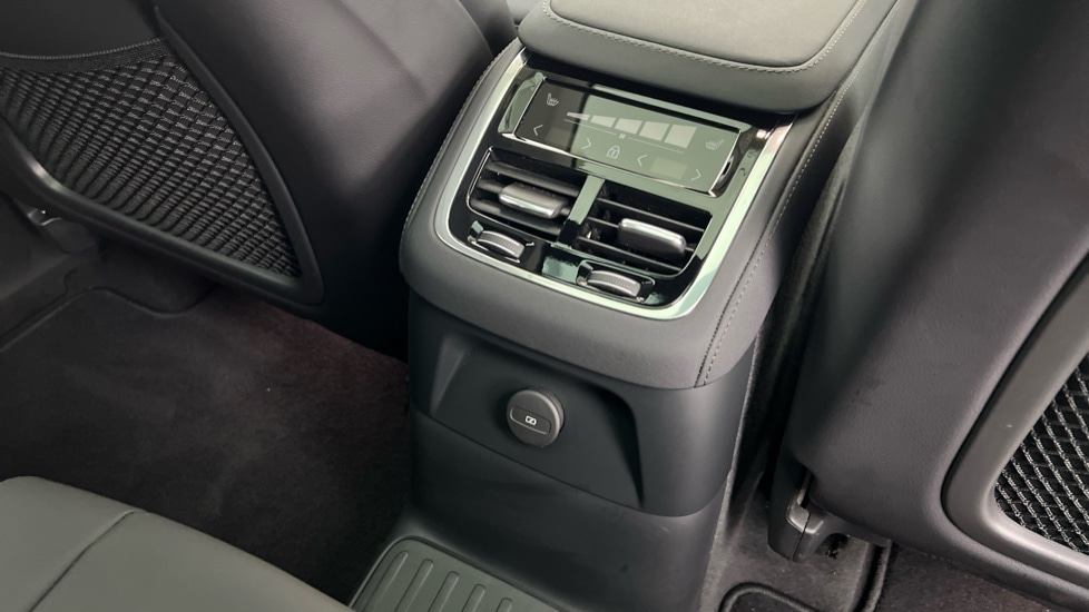 Used Volvo XC90 2025 for sale - 76568038: Photo 41