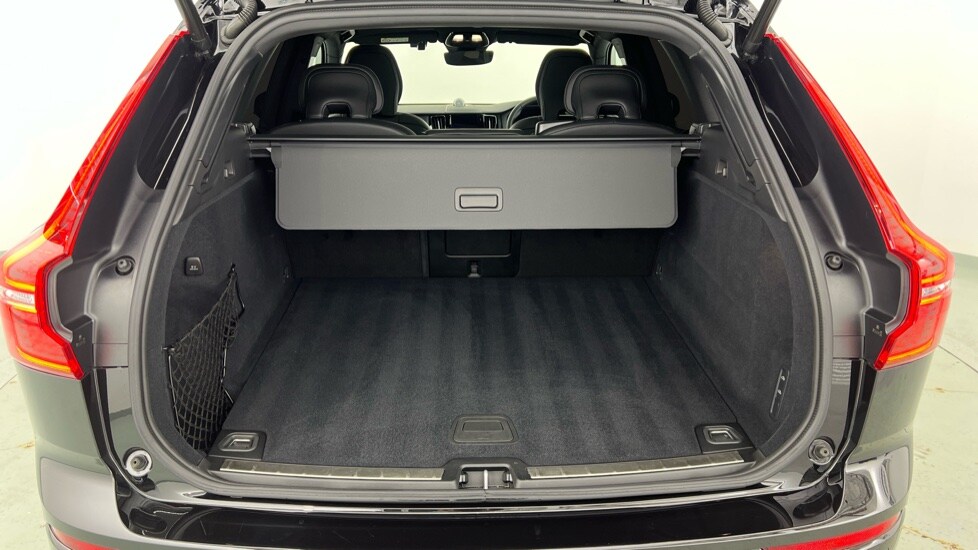 Used Volvo XC60 2025 for sale - 77576385: Photo 13