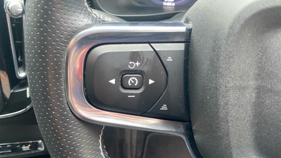 Used Volvo XC40 2021 for sale - 77988412: Photo 35