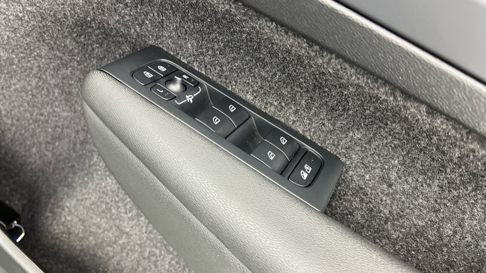 Used Volvo XC40 2024 for sale - 77167319: Photo 24