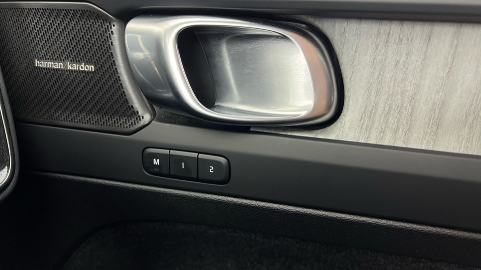 Used Volvo XC40 2024 for sale - 77167319: Photo 45