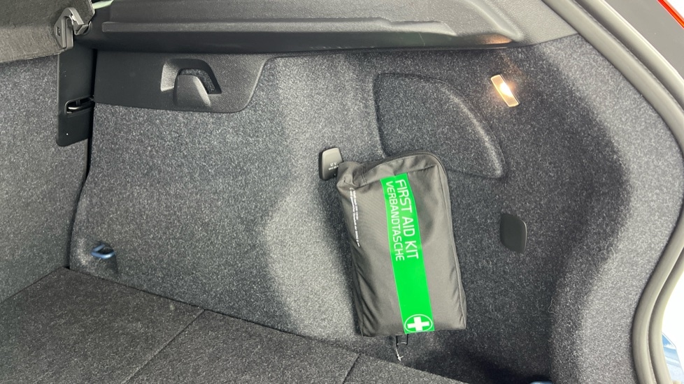 Used Volvo XC40 2024 for sale - 77167319: Photo 54