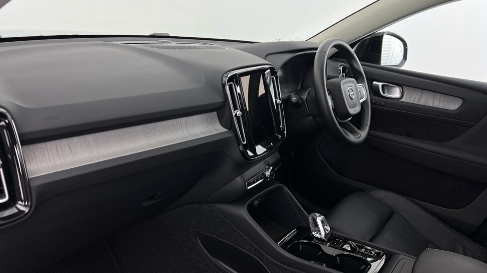 Used Volvo XC40 2024 for sale - 77167319: Photo 58