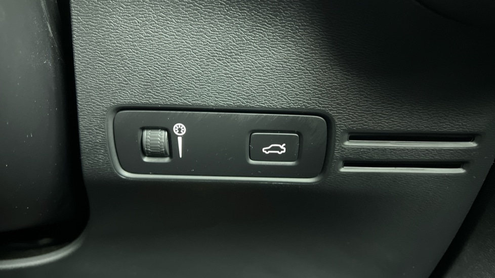 Used Volvo XC40 2021 for sale - 76664475: Photo 52