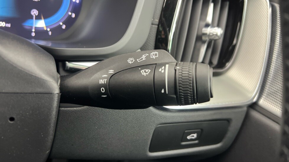 Used Volvo XC60 2025 for sale - 77732394: Photo 23