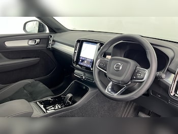 Used Volvo XC40 2025 for sale - 78948572: Photo