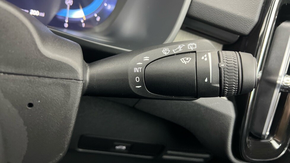 Used Volvo XC40 2024 for sale - 76507575: Photo 23