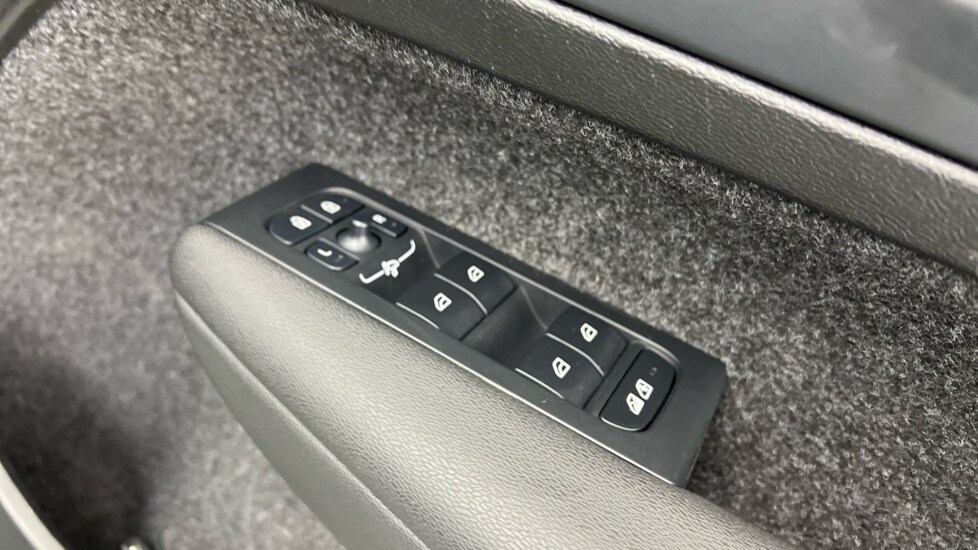 Used Volvo XC40 2024 for sale - 76507575: Photo 24