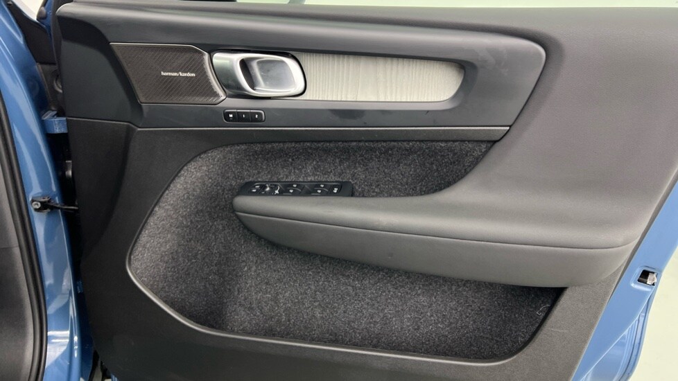 Used Volvo XC40 2024 for sale - 76507575: Photo 29