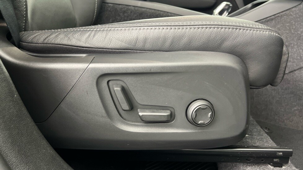 Used Volvo XC40 2024 for sale - 76507575: Photo 30