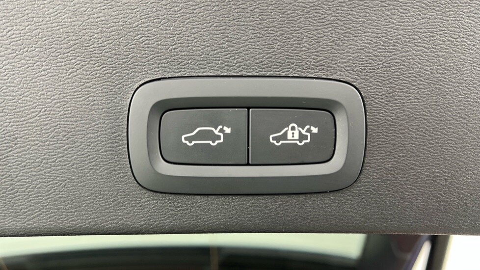 Used Volvo XC40 2024 for sale - 76507575: Photo 35