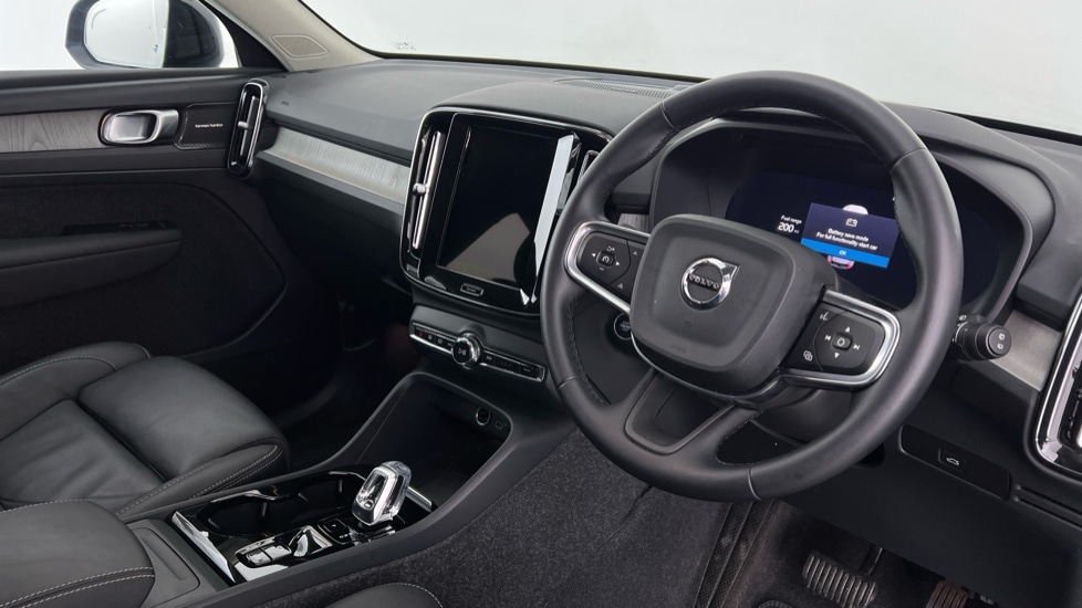 Used Volvo XC40 2024 for sale - 76507575: Photo 4