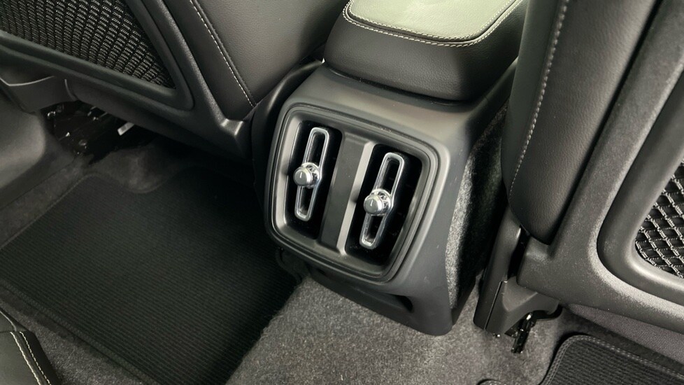 Used Volvo XC40 2024 for sale - 76507575: Photo 40