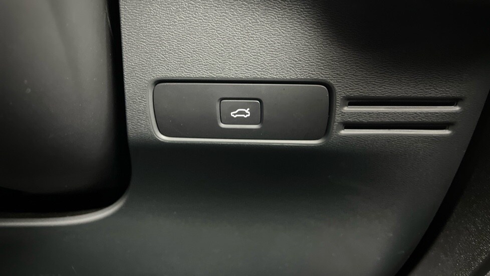 Used Volvo XC40 2024 for sale - 76507575: Photo 54