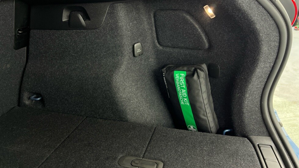 Used Volvo XC40 2024 for sale - 76507575: Photo 57