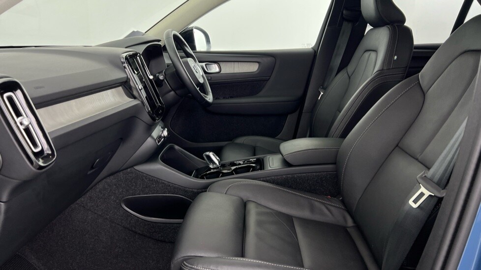 Used Volvo XC40 2024 for sale - 76507575: Photo 61