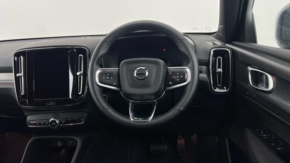 Used Volvo XC40 2025 for sale - 77397384: Photo 10