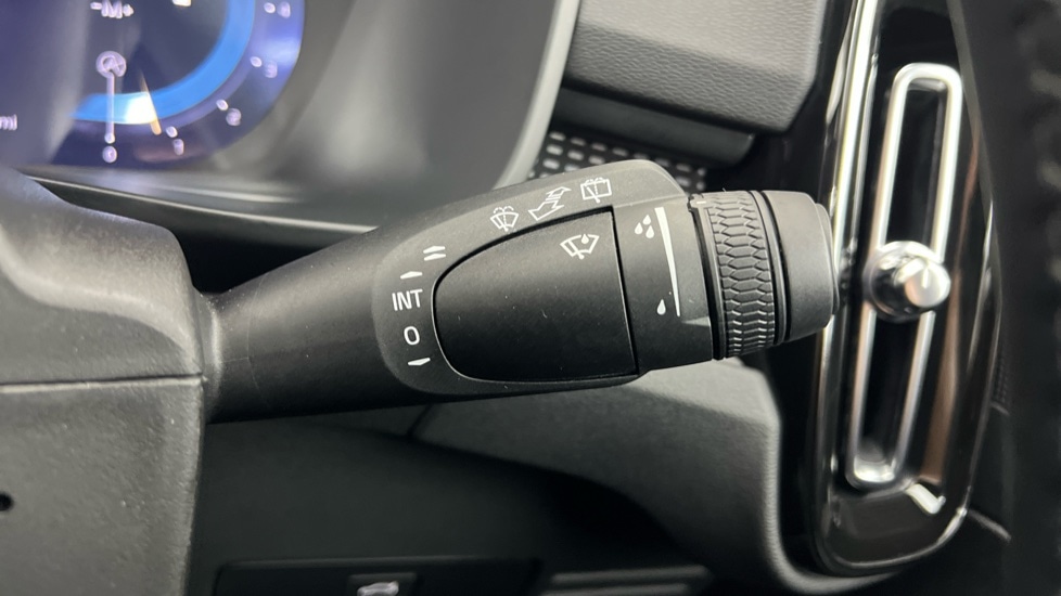 Used Volvo XC40 2025 for sale - 77397384: Photo 23