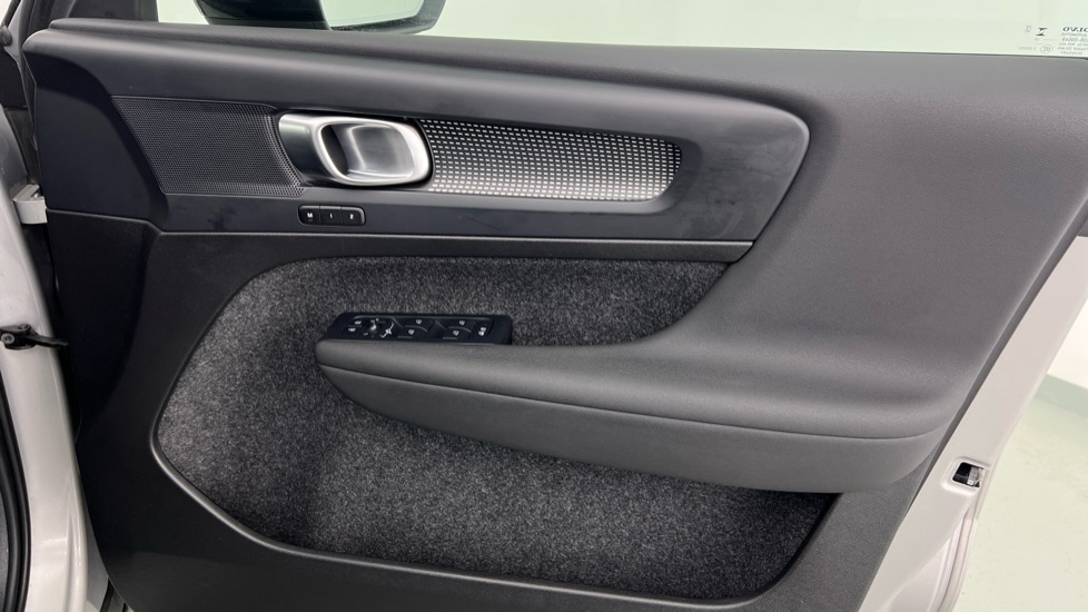 Used Volvo XC40 2025 for sale - 77397384: Photo 29