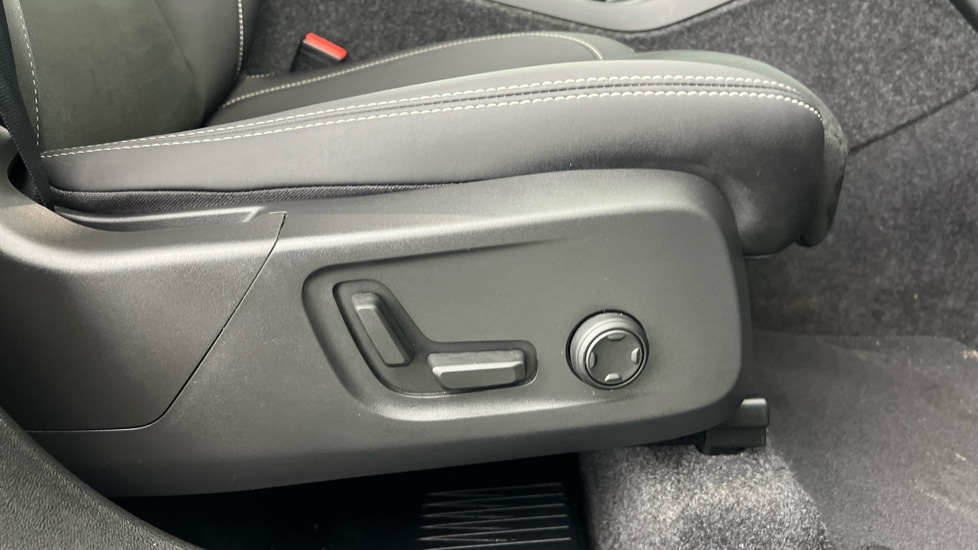 Used Volvo XC40 2025 for sale - 77397384: Photo 30