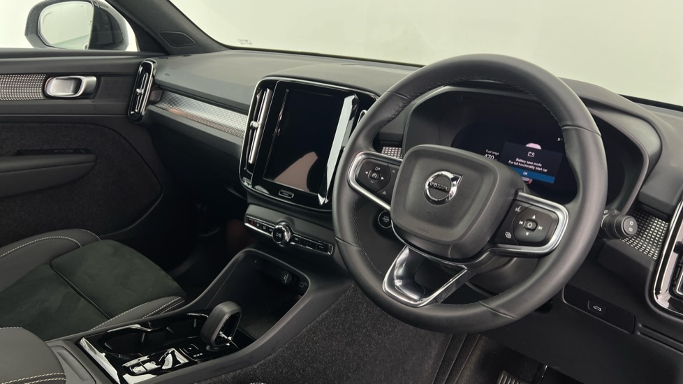 Used Volvo XC40 2025 for sale - 77397384: Photo 4