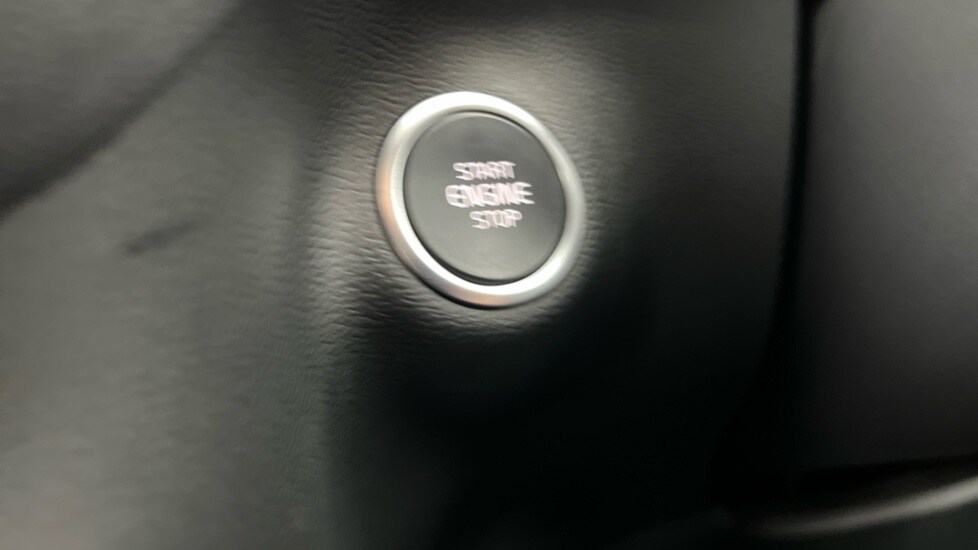 Used Volvo XC40 2025 for sale - 77397384: Photo 49