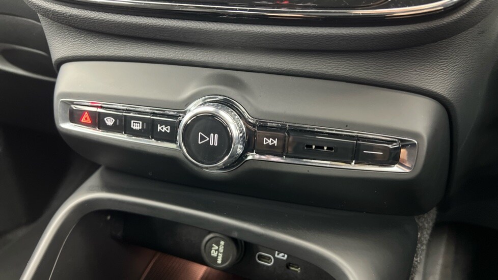 Used Volvo XC40 2025 for sale - 77397384: Photo 50