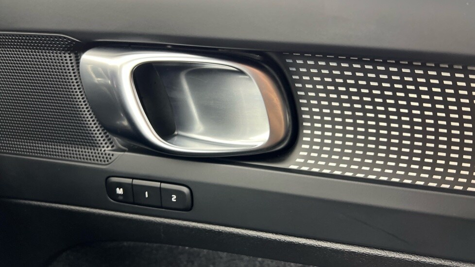 Used Volvo XC40 2025 for sale - 77397384: Photo 53