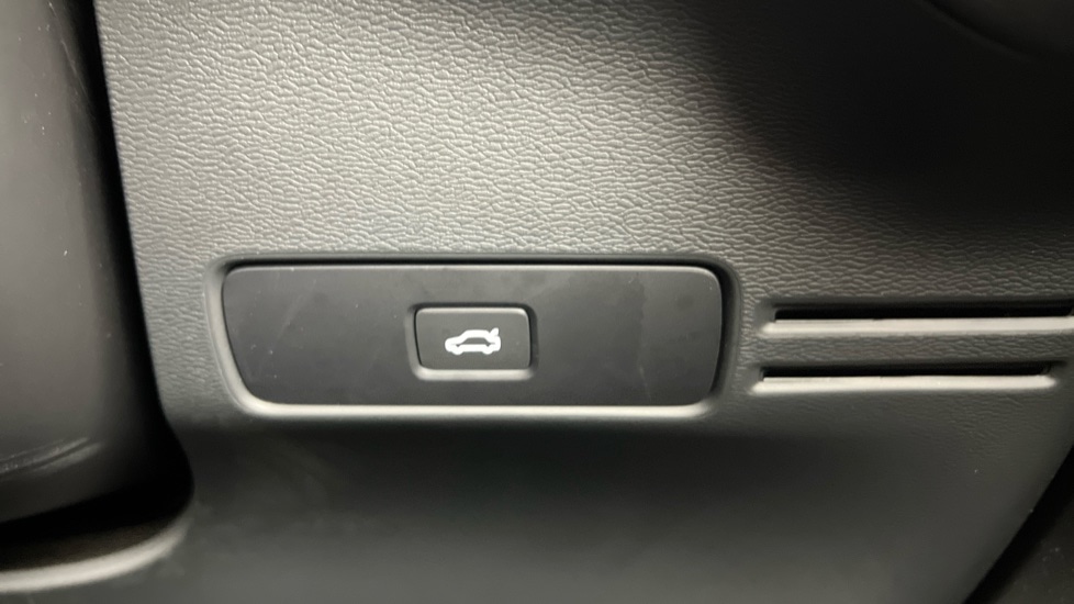 Used Volvo XC40 2025 for sale - 77397384: Photo 54