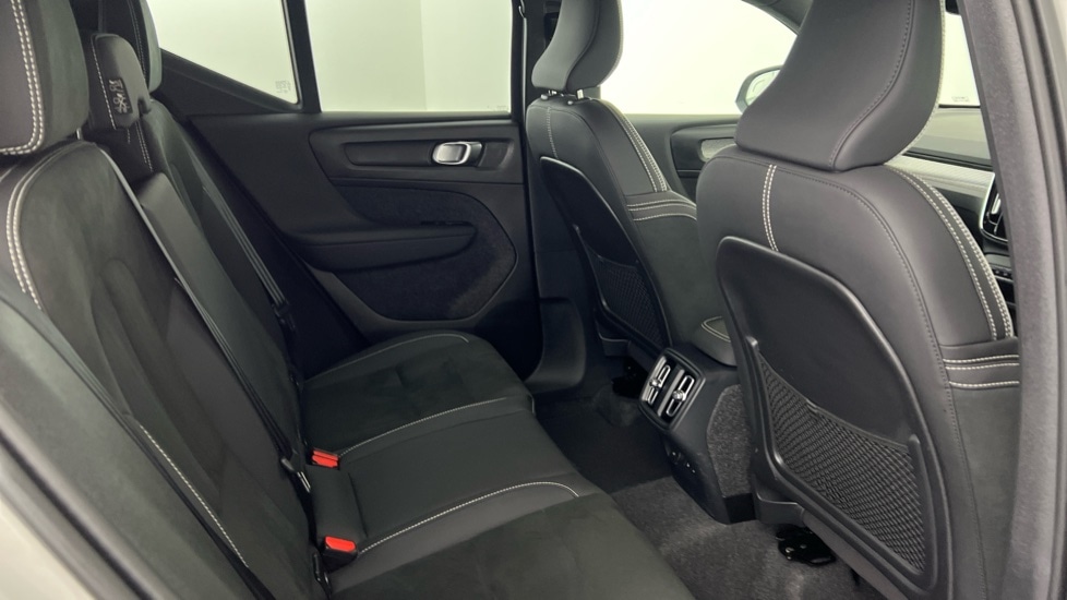 Used Volvo XC40 2025 for sale - 77397384: Photo 6