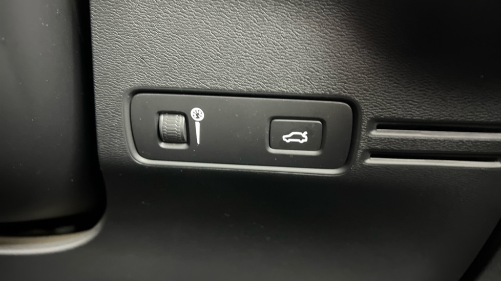 Used Volvo XC40 2021 for sale - 76523645: Photo 47