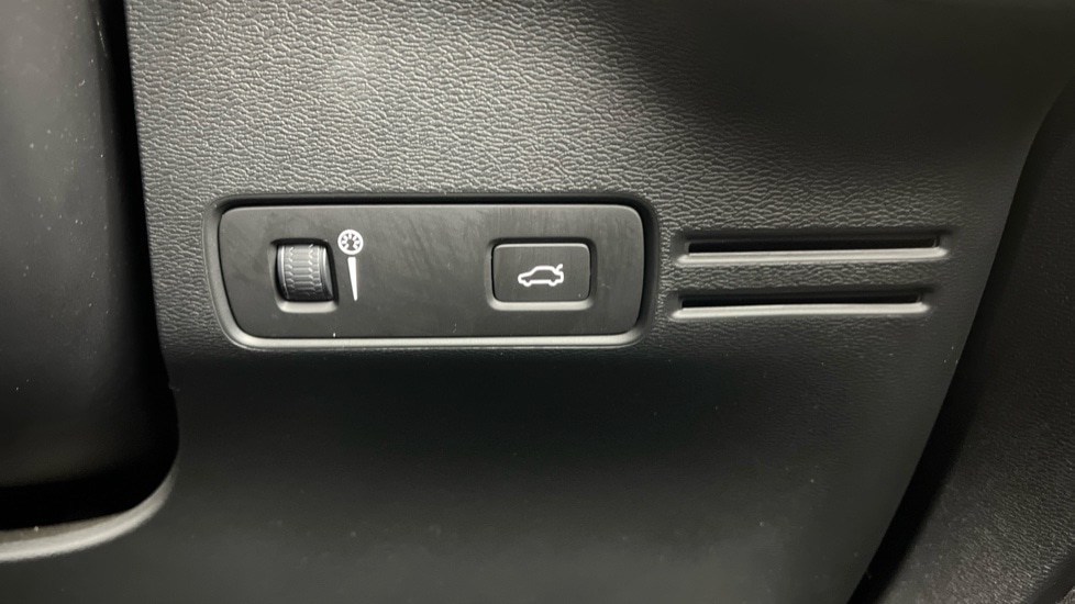 Used Volvo XC40 2020 for sale - 78186925: Photo 48