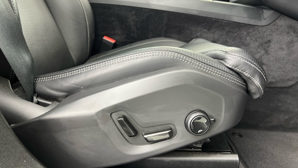 Used Volvo XC60 2022 for sale - 76183925: Photo 30