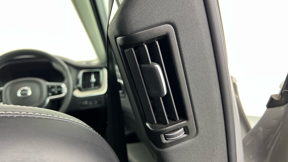 Used Volvo XC60 2022 for sale - 76183925: Photo 38