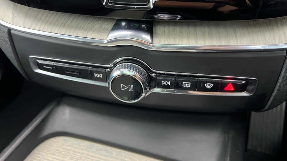 Used Volvo XC60 2022 for sale - 76183925: Photo 47