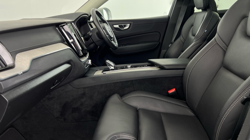 Used Volvo XC60 2022 for sale - 76183925: Photo 57