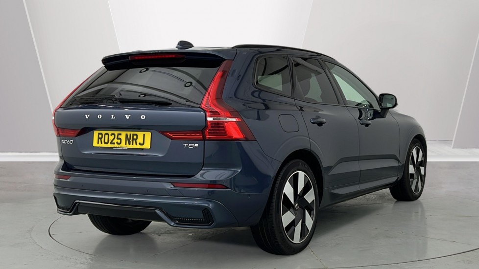 Used Volvo XC60 2025 for sale - 77031318: Photo 2