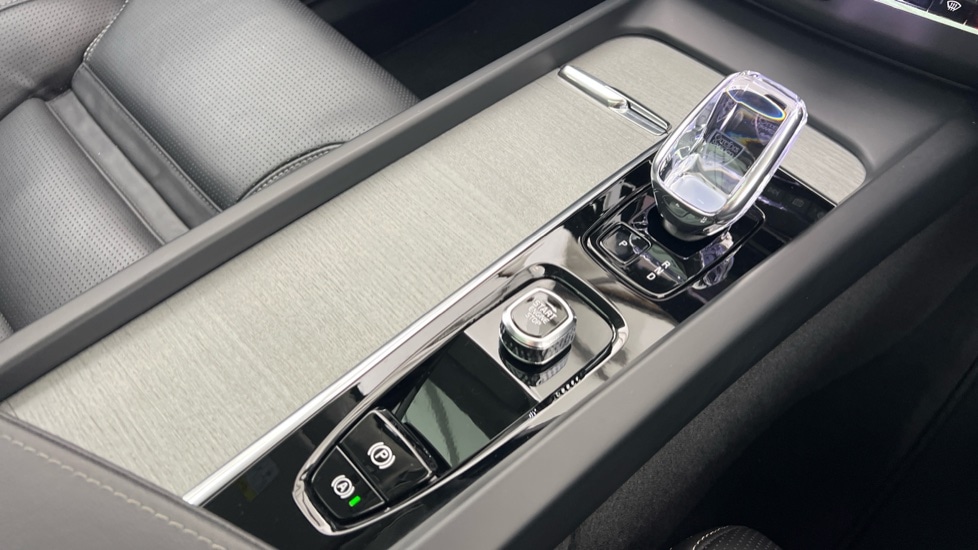 Used Volvo XC60 2025 for sale - 77031318: Photo 25