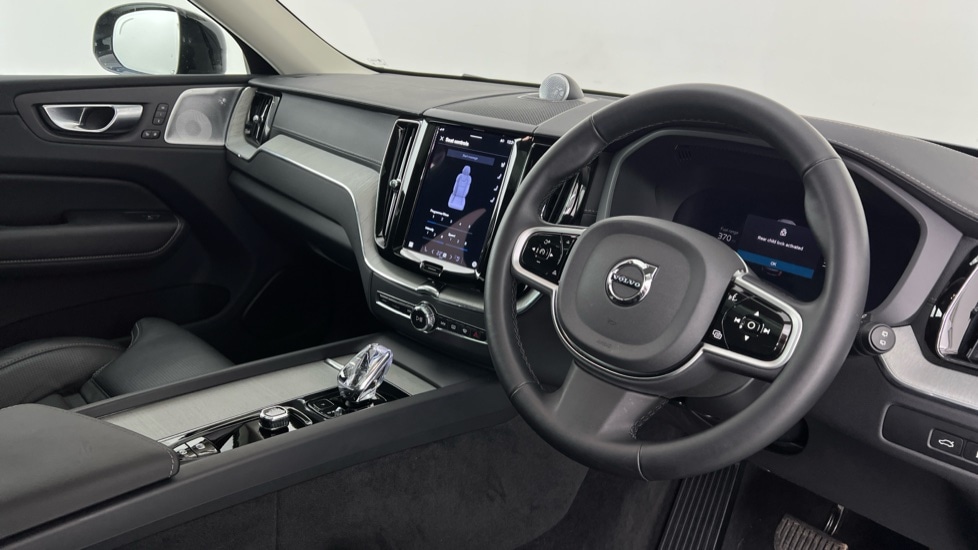 Used Volvo XC60 2025 for sale - 77031318: Photo 4