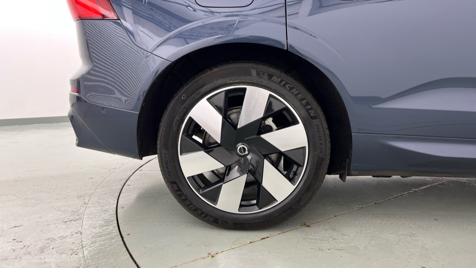 Used Volvo XC60 2025 for sale - 77031318: Photo 9